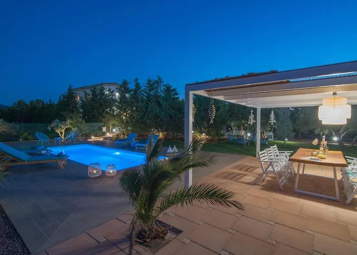 Kotinos Villa - 5Bd Villa With Private Pool In Hersonissos * Hersonissos (Crete)